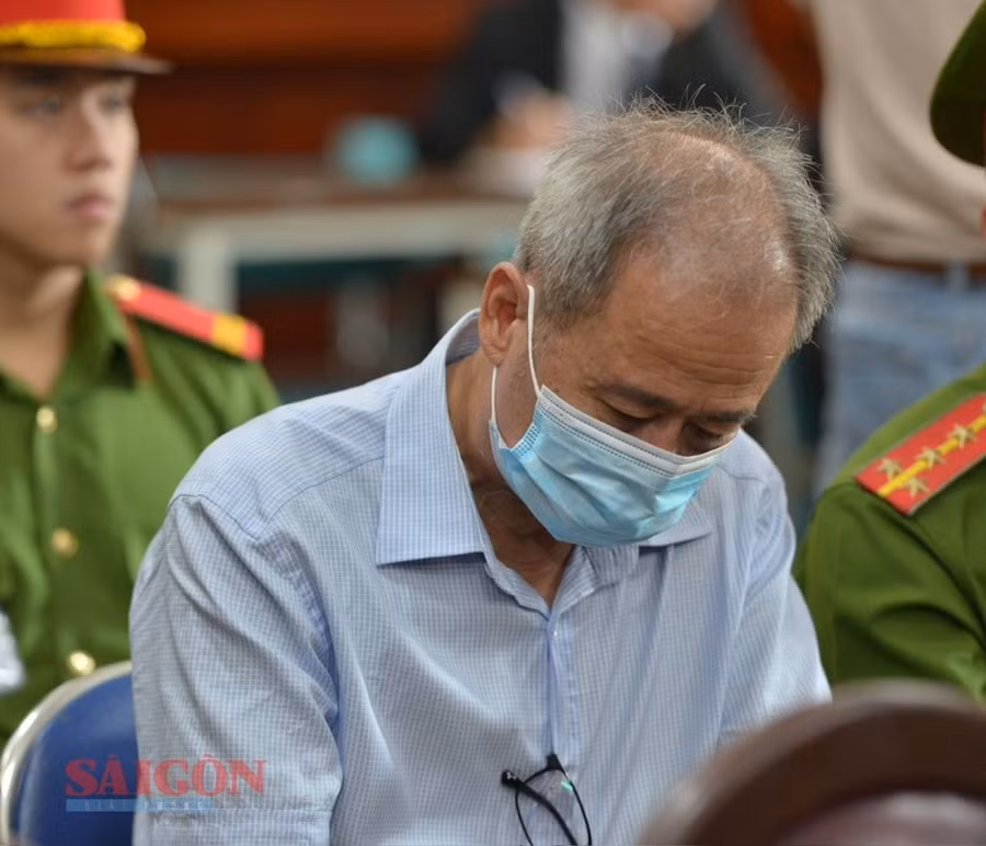 Bị cáo Nguyễn Văn Hưng tại tòa sáng 11-4. Ảnh: CAO THĂNG