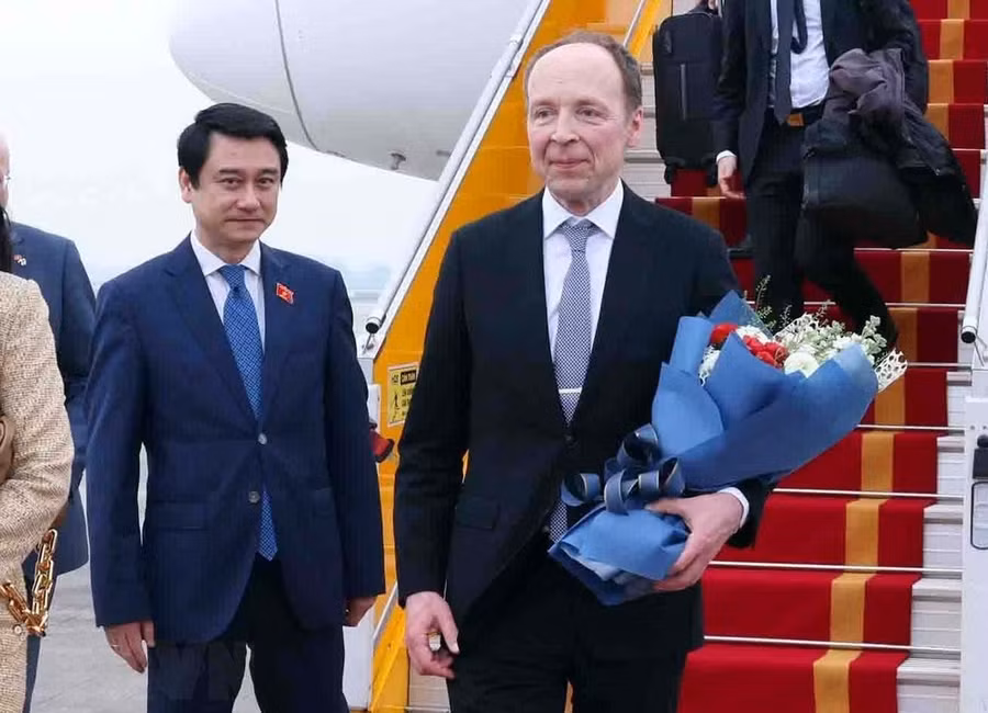 Chủ tịch Quốc hội Phần Lan Jussi Halla-aho tới Sân bay Quốc tế Nội Bài. (Ảnh: Phạm Kiên/TTXVN)