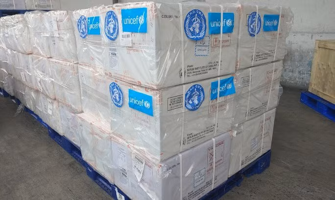 185.700 liều vắc-xin "5 trong 1" được WHO cùng UNICEF hỗ trợ khẩn cấp, về Việt Nam chiều 27-7.