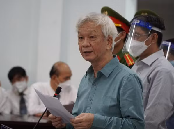 Ông Nguyễn Chiến Thắng tại một phiên tòa sai phạm về quản lý đất đai năm 2022. Ảnh: L.H.