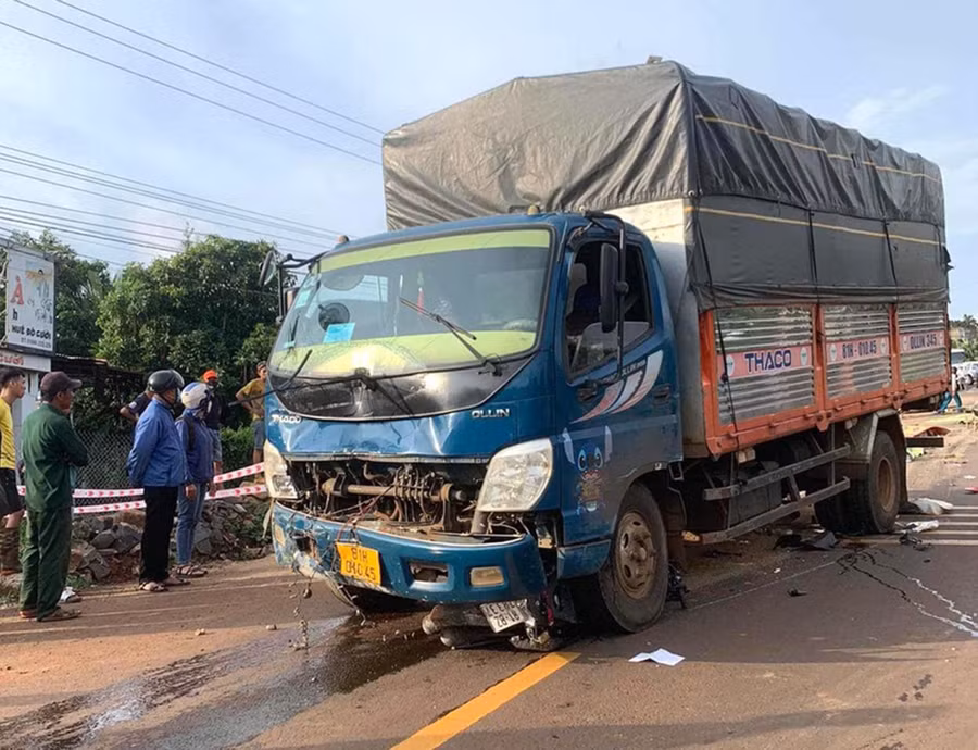 Hiện trường vụ tai nạn khiến 3 người tử vong tại xã Ia Phìn, huyện Chư Prông. Ảnh: H.V