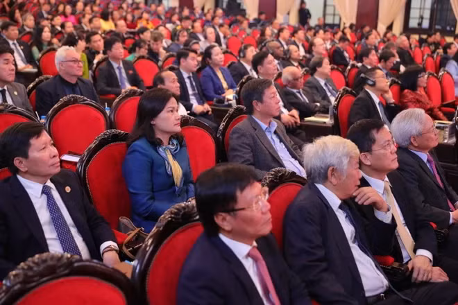 Các đại biểu tham dự buổi lễ. (Ảnh: Hoàng Hiếu/TTXVN)