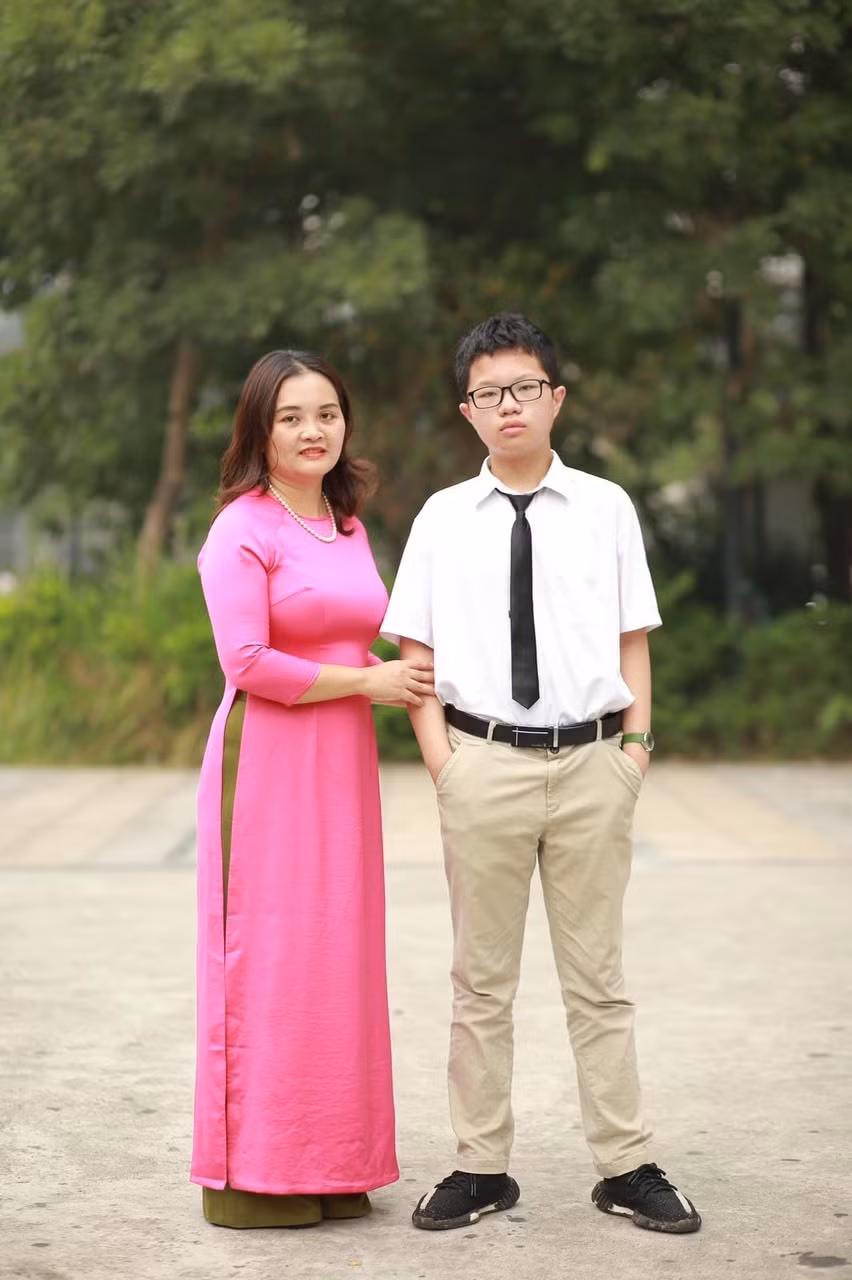 Mẹ là người Hải Nam luôn tin tưởng chia sẻ những niềm vui trong cuộc sống và học tập. Ảnh: Nhân vật cung cấp