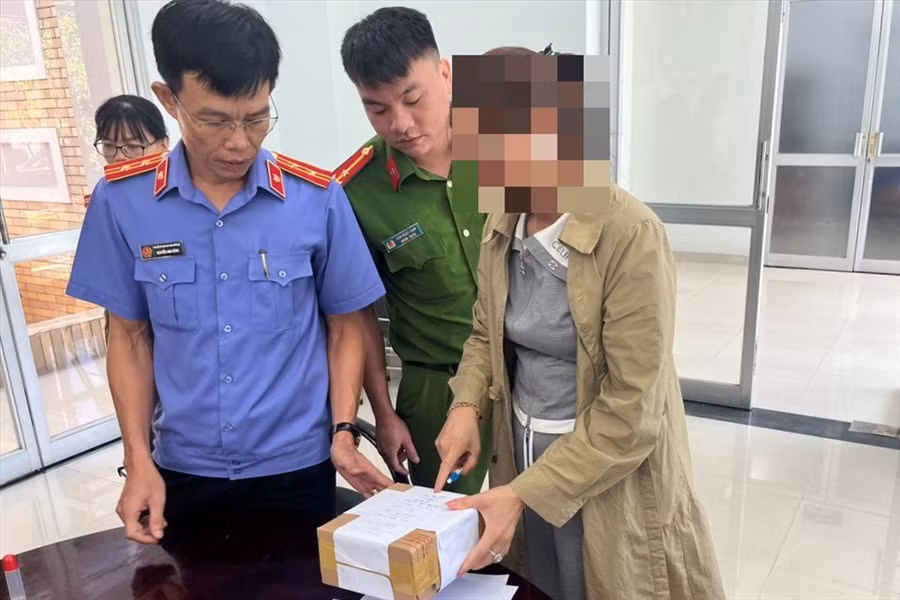 Tang vật được niêm phong gửi đi xét nghiệm. Ảnh: Công an cung cấp