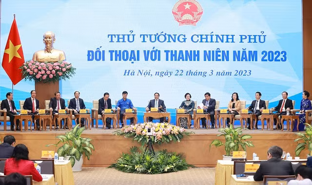 Thủ tướng và lãnh đạo các Bộ đối thoại với thanh niên - Ảnh: VGP/Nhật Bắc