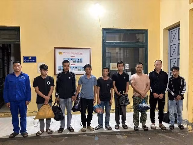 9 trong số 14 nghi phạm bị tạm giữ.