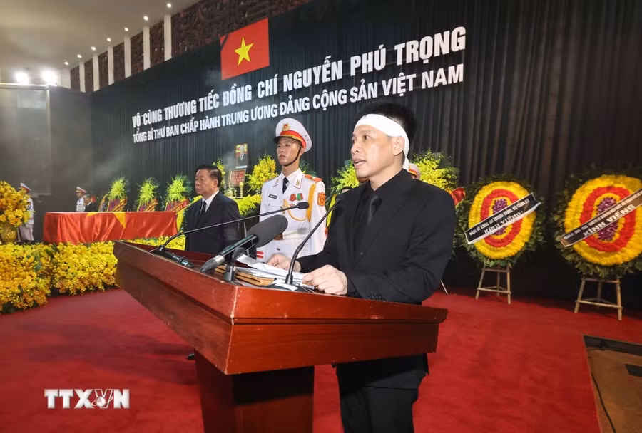 Ông Nguyễn Trọng Trường, đại diện gia đình Tổng Bí thư Nguyễn Phú Trọng phát biểu. (Ảnh: TTXVN)