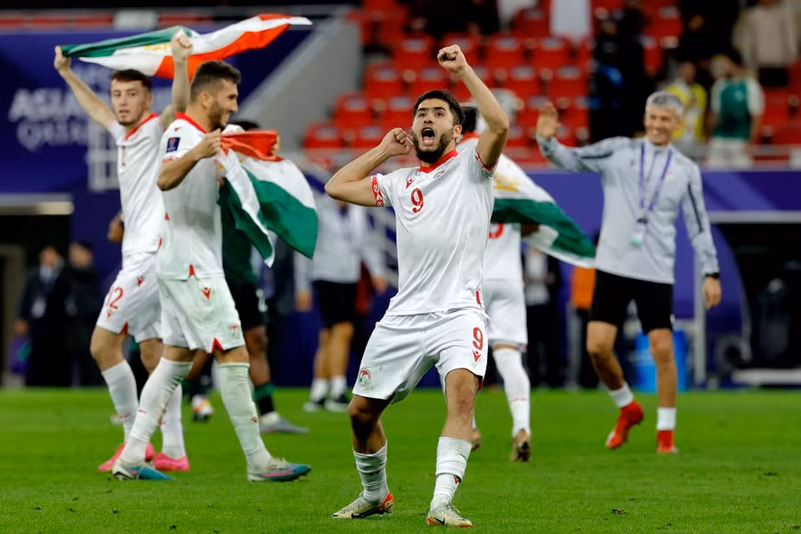 Tajikistan liên tiếp tạo nên bất ngờ ở Asian Cup 2023. (Ảnh: AFP/TTXVN)
