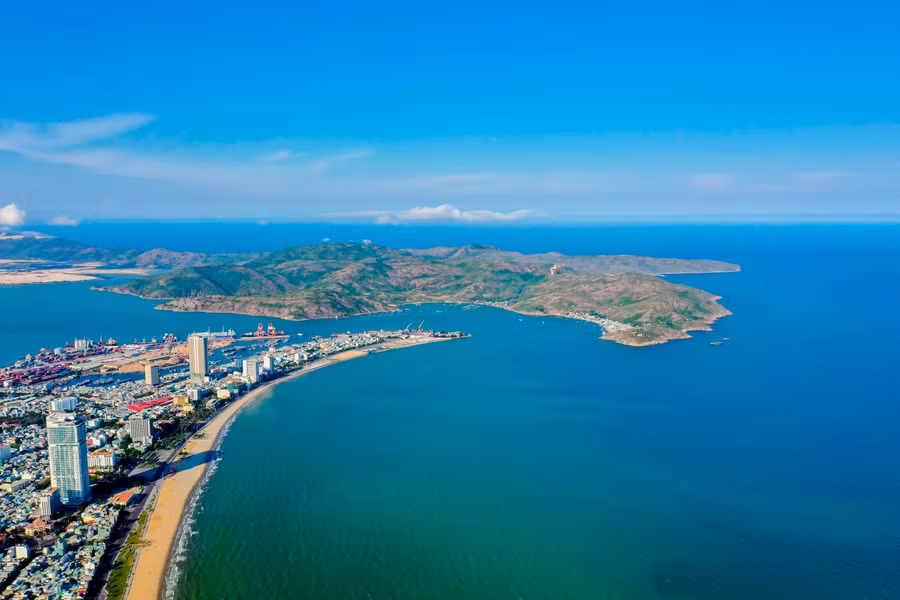 Phố biển Quy Nhơn. Ảnh: ALEX PHẠM