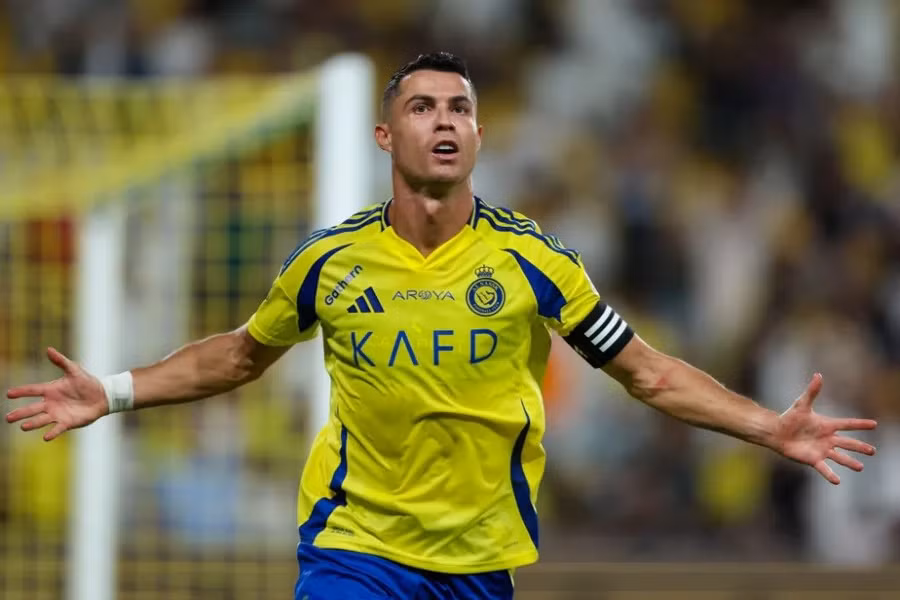 Ronaldo giúp Al-Nassr thắng trận đầu tiên ở mùa này. (Nguồn: Getty Images)