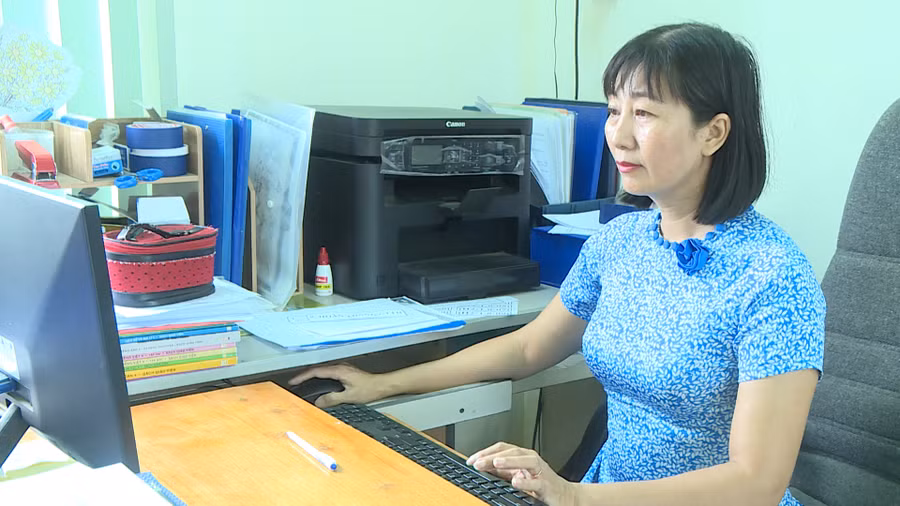 Trong mọi hoạt động của nhà trường, cô Hương luôn hướng mọi điều tốt đẹp nhất đến học sinh. Ảnh: Nguyễn Sang Trong mọi hoạt động của nhà trường, cô Hương luôn hướng mọi điều tốt đẹp nhất đến học sinh. Ảnh: Nguyễn Sang