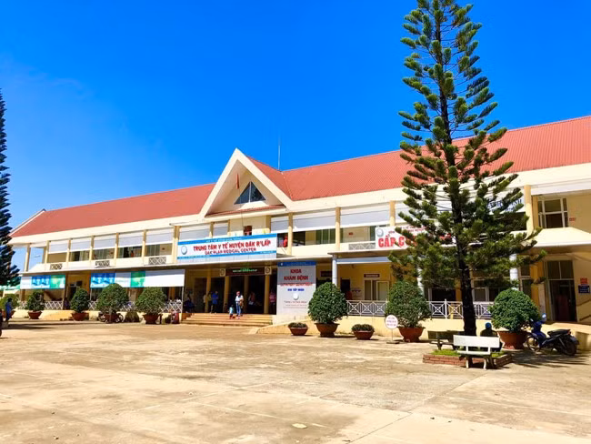 Trung tâm Y tế huyện Đắk R'lấp đang điều trị cho các bệnh nhân