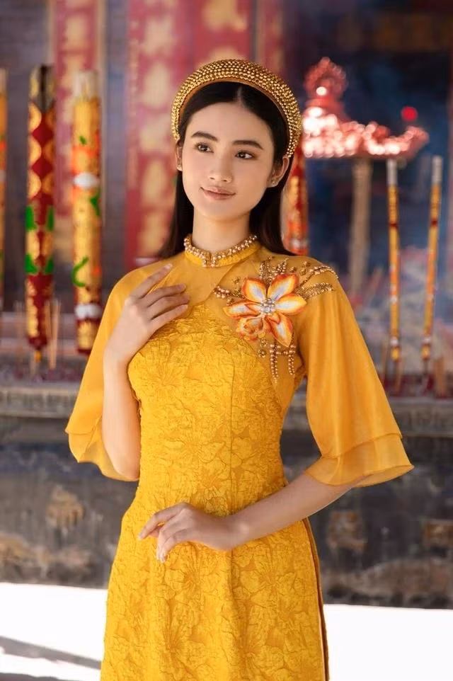 Theo đại diện của Hoa hậu Ý Nhi, người đẹp sinh 2002 vẫn ưu tiên việc học cho đến khi có lịch thi chính thức của Hoa hậu Thế giới lần thứ 72. Ảnh: NVCC