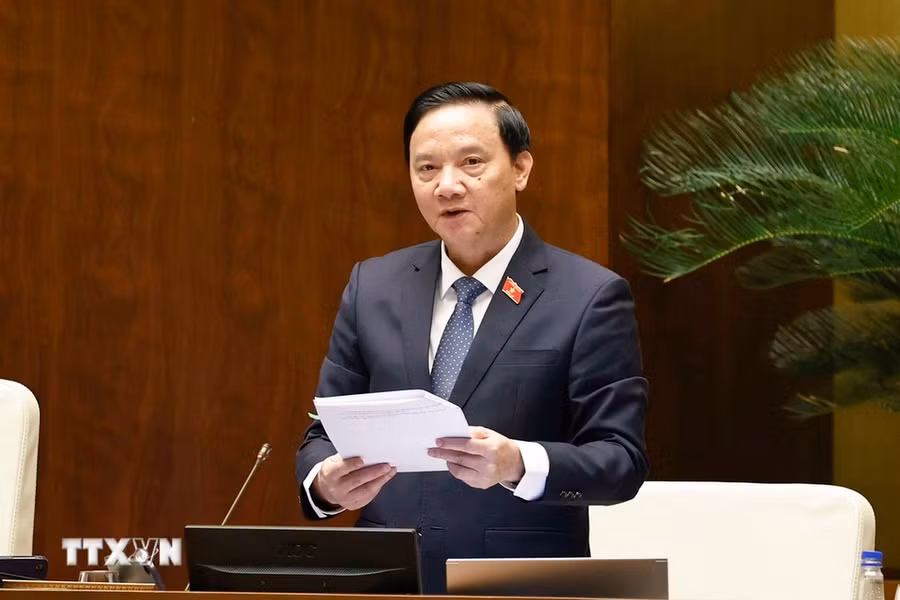 Phó Chủ tịch Quốc hội Nguyễn Khắc Định điều hành phiên chất vấn và trả lời chất vấn. (Ảnh: Doãn Tấn/TTXVN)