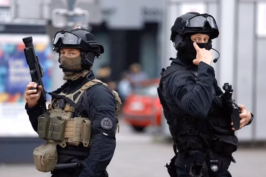Pháp tăng cường an ninh sau vụ tấn công tại Moskva (nguồn: AFP).