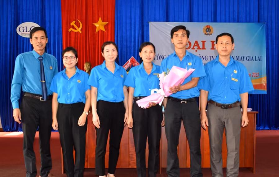 Ban Chấp hành Công đoàn Công ty cổ phần May Gia Lai luôn tham mưu cho doanh nghiệp quan tâm đời sống người lao động. Ảnh: Đinh Yến