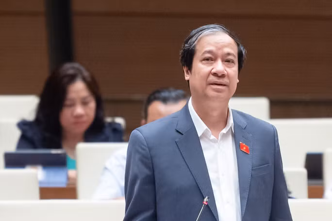 Bộ trưởng Bộ Giáo dục và Đào tạo Nguyễn Kim Sơn phát biểu tại buổi họp