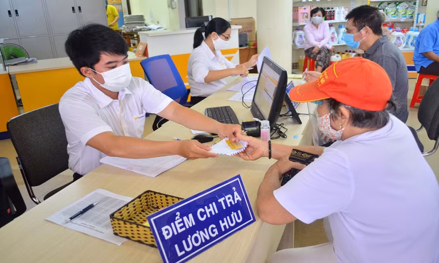 Chi trả gộp 2 tháng lương hưu và trợ cấp bảo hiểm xã hội (tháng 1 và tháng 2-2024) vào kỳ chi trả tháng 1-2024, hoàn thành trước ngày 20-1 (ảnh minh họa). Chi trả gộp 2 tháng lương hưu và trợ cấp bảo hiểm xã hội (tháng 1 và tháng 2-2024) vào kỳ chi trả tháng 1-2024, hoàn thành trước ngày 20-1 (ảnh minh họa).