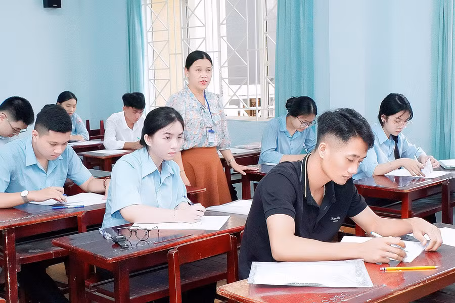 Thí sinh trên cả nước sẽ làm bài thi môn Ngữ văn, môn đầu tiên của Kỳ thi Tốt nghiệp Trung học phổ thông năm 2024. Ảnh: Đức Thụy