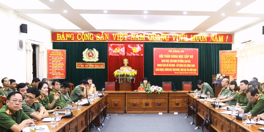 Quang cảnh buổi hội thảo tại điểm cầu Công an tỉnh Gia Lai. Ảnh: Bảo Hân