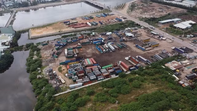 Khu đất A3 bị Công ty Đường bộ Quy Nhơn tự ý chiếm dụng để kinh doanh dịch vụ đậu đỗ xe từ 4 năm trước.