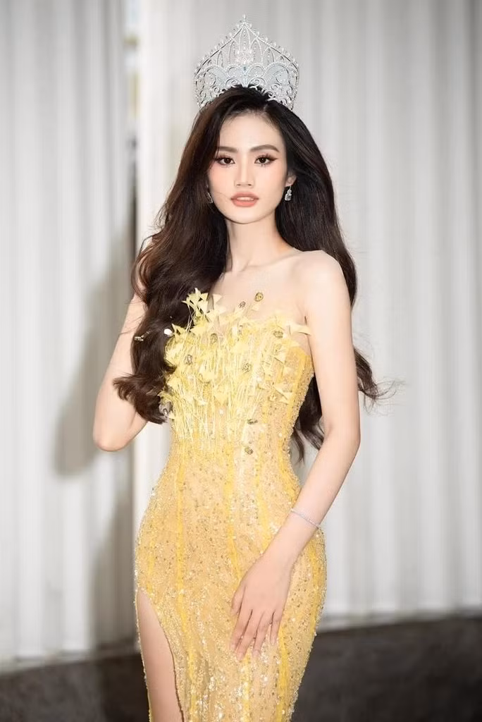 Cư dân mạng thắc mắc hiện cô đang ở đâu?