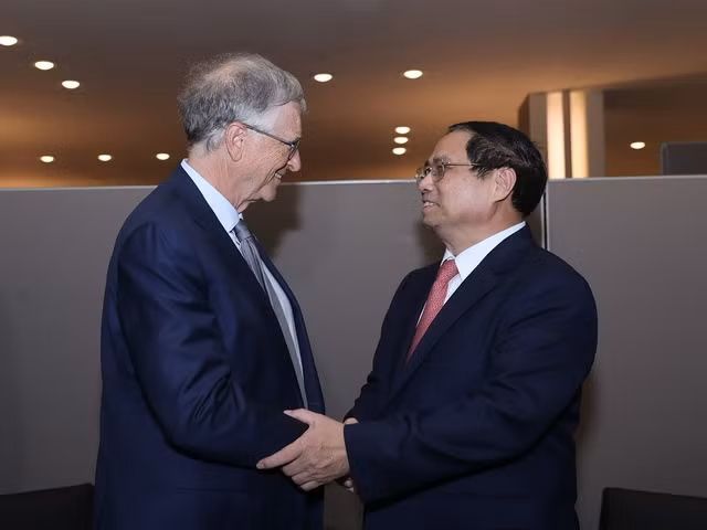 Thủ tướng cho biết Việt Nam đang ưu tiên thúc đẩy phát triển dựa trên KH-CN, đổi mới sáng tạo, trong đó có phát triển chuỗi sản xuất, cung ứng chip bán dẫn. Ảnh: NHẬT BẮC
