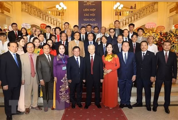Tổng Bí thư Nguyễn Phú Trọng và các đồng chí lãnh đạo Đảng, Nhà nước cùng đại biểu tham dự buổi lễ. (Ảnh: Trí Dũng/TTXVN)