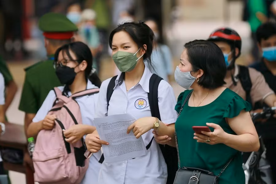 Thí sinh dự thi Tốt nghiệp trung học phổ thông năm nay. (Ảnh: TTXVN)