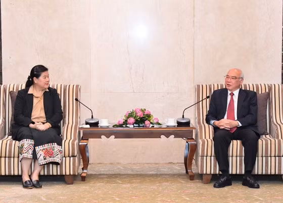 Trưởng ban Tuyên giáo Thành ủy TPHCM Phan Nguyễn Như Khuê tiếp Phó trưởng Ban Tuyên huấn Trung ương Đảng Nhân dân Cách mạng Lào Vilavone Phanthavong. Ảnh: VIỆT DŨNG Trưởng ban Tuyên giáo Thành ủy TPHCM Phan Nguyễn Như Khuê tiếp Phó trưởng Ban Tuyên huấn Trung ương Đảng Nhân dân Cách mạng Lào Vilavone Phanthavong. Ảnh: VIỆT DŨNG
