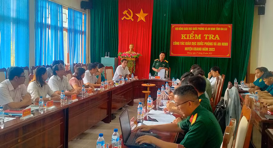 Quang cảnh buổi làm việc. Ảnh: Hồng Hạnh