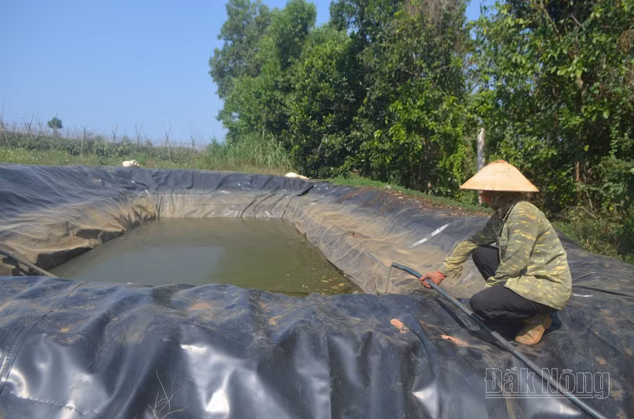 Nhu cầu xây dựng ao hồ nhỏ dự trữ nước của người dân Đắk Nông đang rất lớn. Nhu cầu xây dựng ao hồ nhỏ dự trữ nước của người dân Đắk Nông đang rất lớn.