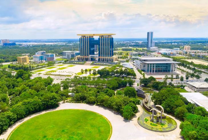 Bình Dương là một trong các địa phương đứng đầu cả nước về đóng góp cho ngân sách trung ương, về thu hút đầu tư nước ngoài, chuyển đổi cơ cấu kinh tế theo hướng công nghiệp hóa, hiện đại hóa, phát triển thông minh, bền vững (ảnh tư liệu)