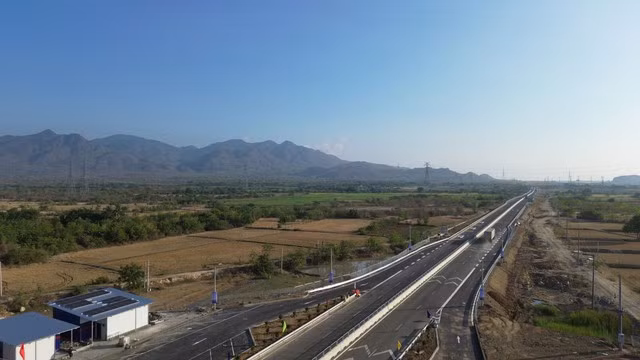 Tuyến cao tốc Cam Lâm - Vĩnh Hảo thông xe, mở ra xung lực phát triển vùng Nam Trung Bộ - Tây Nguyên Tuyến cao tốc Cam Lâm - Vĩnh Hảo thông xe, mở ra xung lực phát triển vùng Nam Trung Bộ - Tây Nguyên