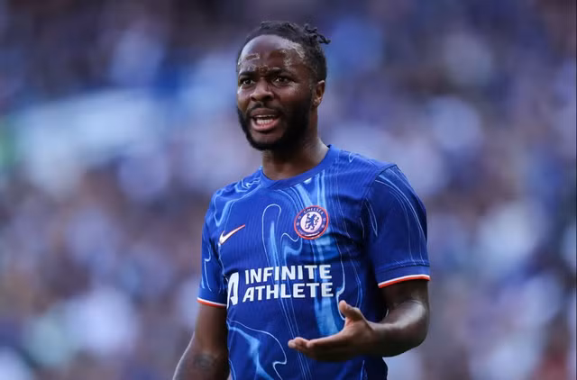 Raheem Sterling không ra sân phút nào ngày khai mạc. Raheem Sterling không ra sân phút nào ngày khai mạc.