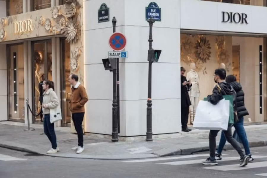 Một cửa hàng của tập đoàn LVMH ở Paris (Pháp). (Ảnh: Getty Images/TTXVN) Một cửa hàng của tập đoàn LVMH ở Paris (Pháp). (Ảnh: Getty Images/TTXVN)