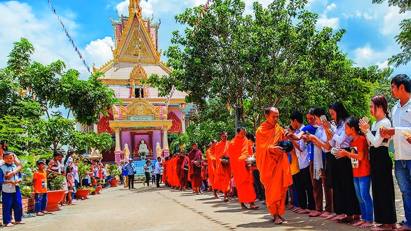 Tết mừng năm mới Chol Chnam Thmay của đồng bào Khmer ở Tây Ninh.