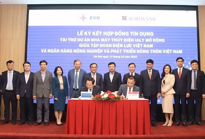 EVN và Agribank thực hiện lễ ký kết.