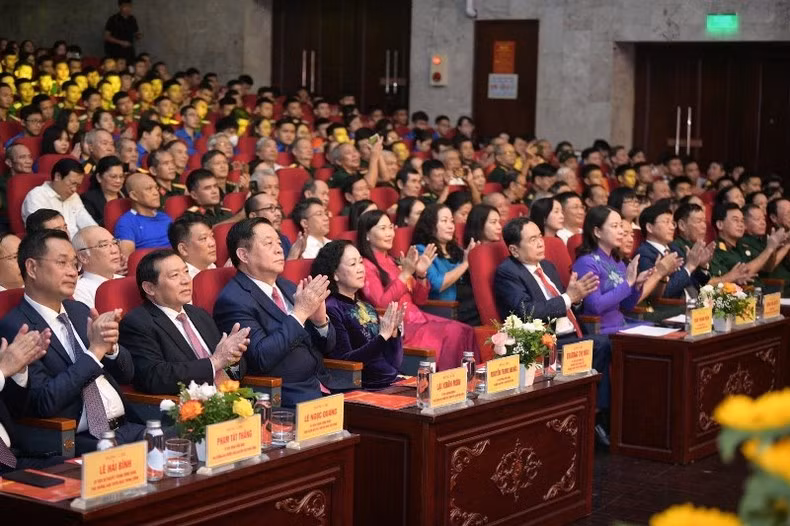 Các đại biểu dự Lễ trao giải thưởng.