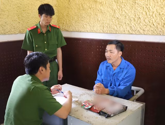 Đối tượng Nguyễn Thanh Sỹ, Giám đốc Công ty TNHH MTV Sản xuất thương mại Cà phê Trần Tiến Đối tượng Nguyễn Thanh Sỹ, Giám đốc Công ty TNHH MTV Sản xuất thương mại Cà phê Trần Tiến