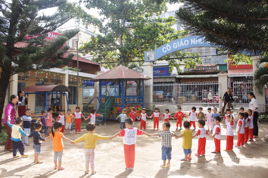 Các trường khu vực trung tâm như TP. Gia Nghĩa phải dồn học sinh/lớp để đáp ứng nhu cầu tuyển trẻ 3-4 tuổi.