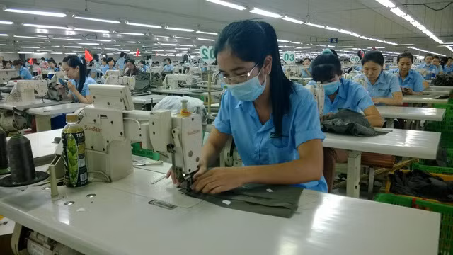 Người lao động được tăng lương tối thiểu bình quân 6% từ ngày 1-7-2024 Người lao động được tăng lương tối thiểu bình quân 6% từ ngày 1-7-2024
