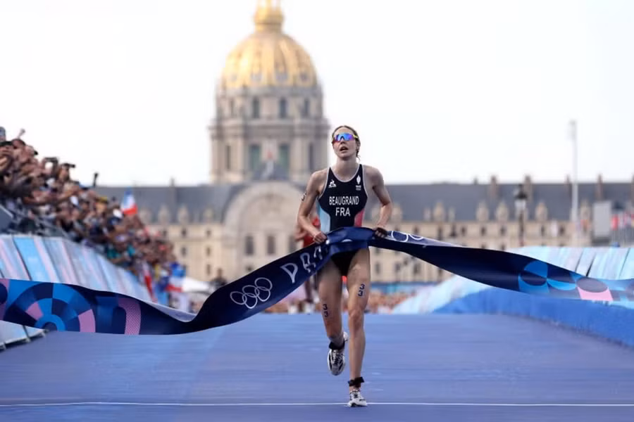 Cassandre Beaugrand giành huy chương Vàng môn Triathlon. (Nguồn: Getty Images) Cassandre Beaugrand giành huy chương Vàng môn Triathlon. (Nguồn: Getty Images)