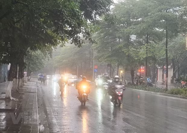 Thủ đô Hà Nội chiều tối và đêm có mưa rào và dông vài nơi. (Ảnh: Huy Khánh/Vietnam+)