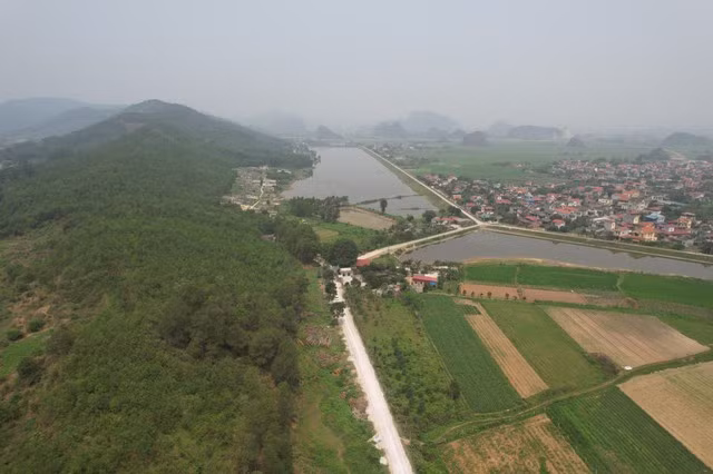 Khu vực rừng sến Tam Quy - nơi nghi ngờ phạm nhân trốn trại giam. Ảnh: Tuấn Minh Khu vực rừng sến Tam Quy - nơi nghi ngờ phạm nhân trốn trại giam. Ảnh: Tuấn Minh