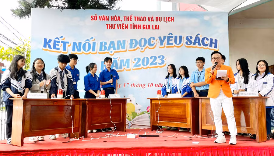 4 đội chơi tham gia gameshow tại chương trình “Kết nối bạn đọc yêu sách” năm 2023. Ảnh: L.N