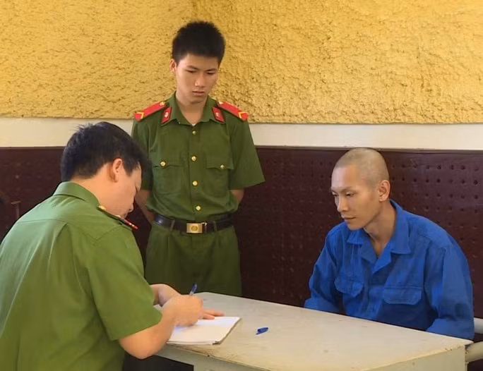 Nổ công tác tại trung ương, lừa chạy án 800 triệu đồng - Ảnh 2. Cơ quan công an bắt tạm giam Đỗ Ngọc Hoàng