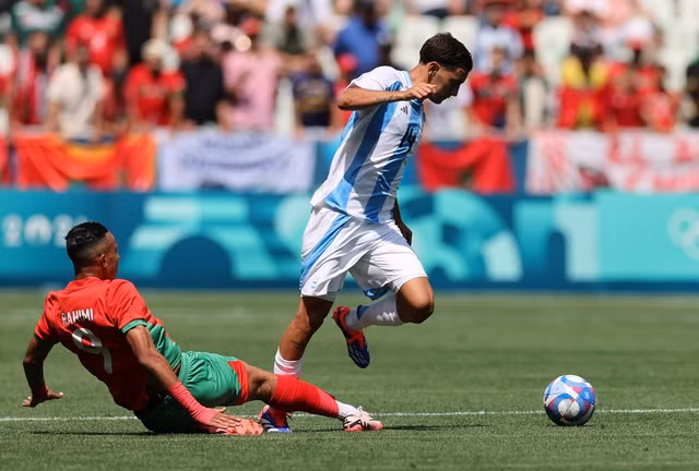 Argentina chơi lấn lướt Argentina chơi lấn lướt