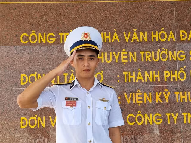 Đại úy Đào Minh Quân, đảo trưởng trẻ nhất Trường Sa. Ảnh:Hà Lê