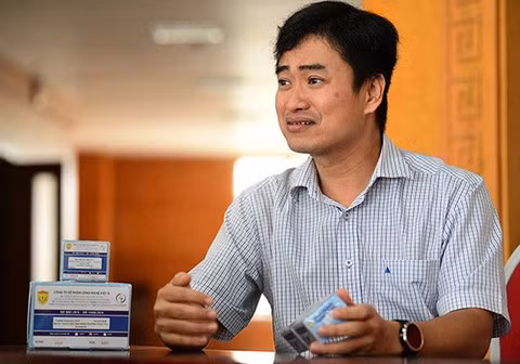 Phan Quốc Việt khi quảng cáo cho Test Việt Á